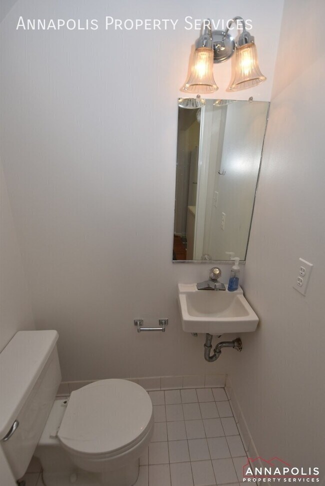 Building Photo - 424 First Street-