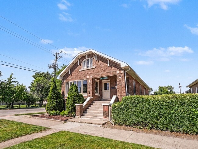 Building Photo - 1542 S 60th Ct