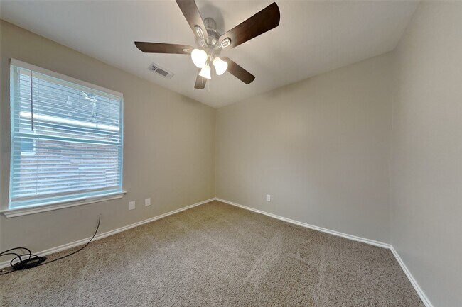 Building Photo - 26925 Carriage Manor Ln