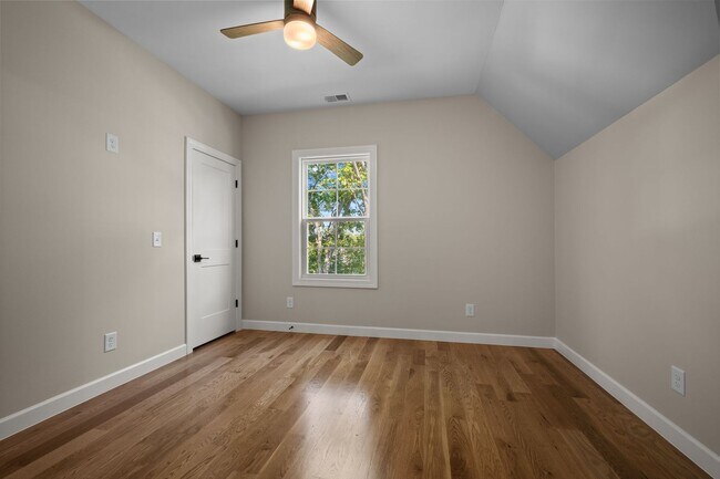 Building Photo - BRAND NEW! Spacious Nashville Home in a Qu...