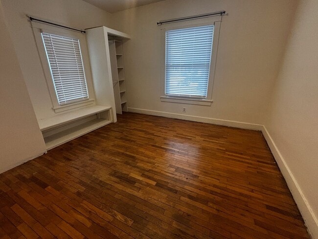 Building Photo - Italian Estates Property Management