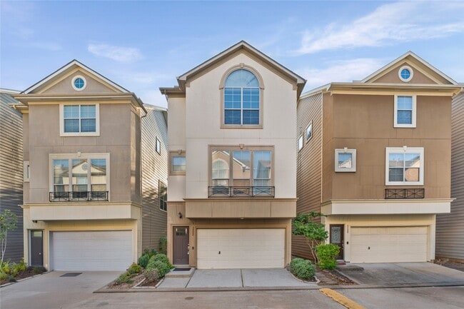 Primary Photo - 3202 Clearview Cir