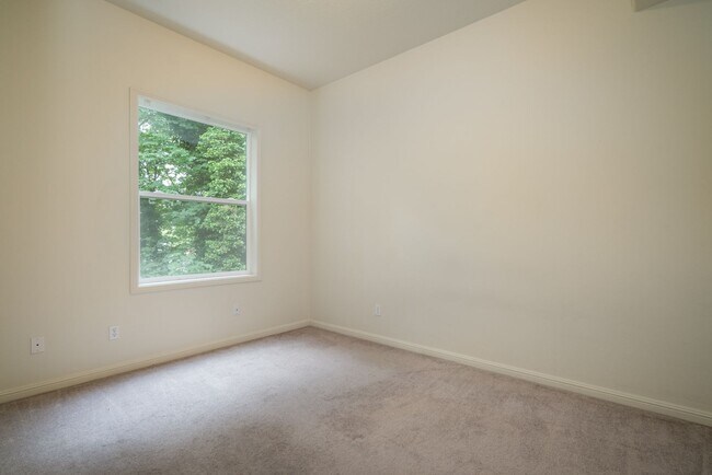 Building Photo - 4920 SW Slavin Rd