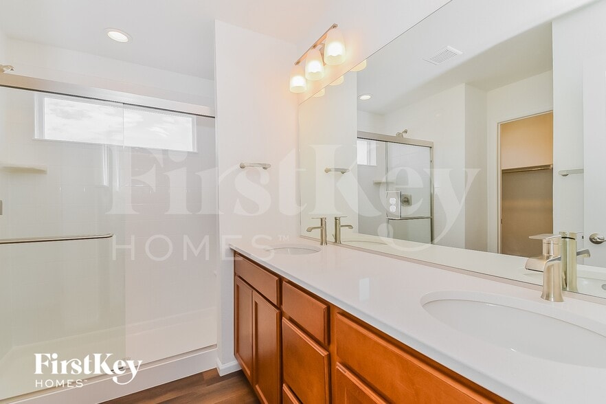 Building Photo - 10681 Luneth Dr