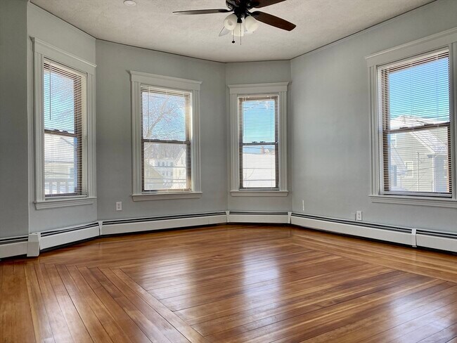 Building Photo - 24 Hancock St