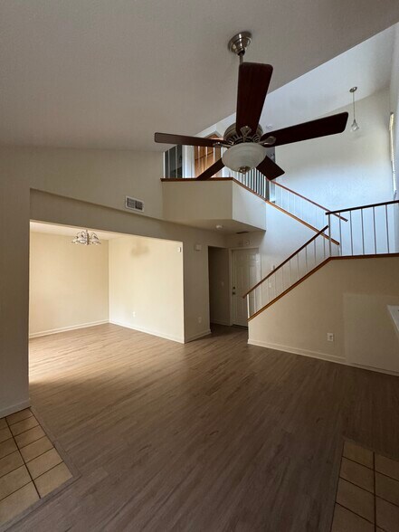 Family room - 5148 Keystone Ave