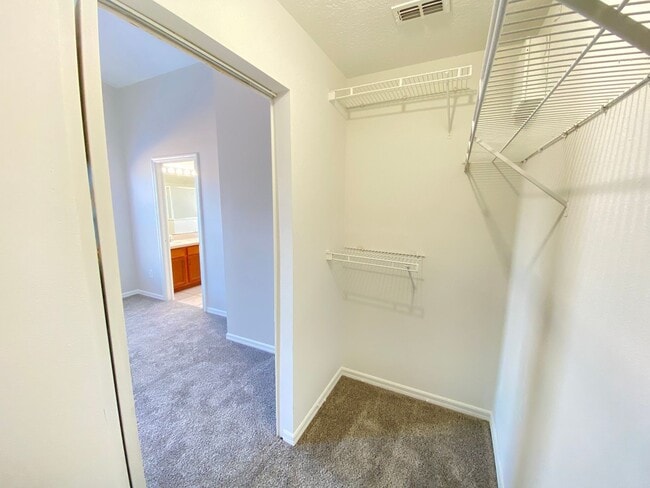 Building Photo - 132 Rose Hill Trail