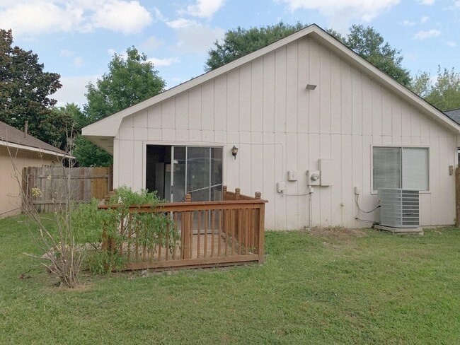 Building Photo - 13711 Carsa Ln