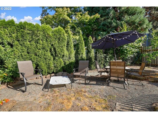 Building Photo - 9326 SW 51st Ave