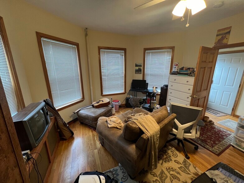 Building Photo - 37 Hancock St