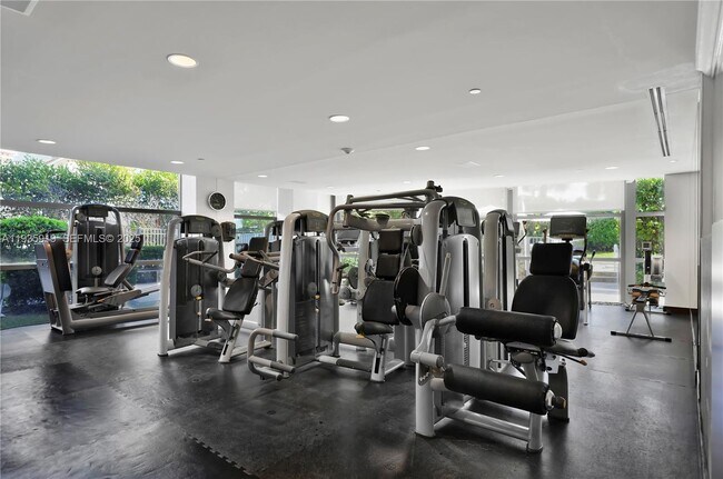 Building Photo - 5875 Collins Ave