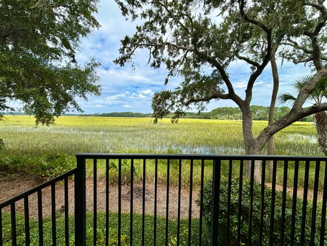 Building Photo - 3 Bedroom Townhouse W/ Sunset Water Views!