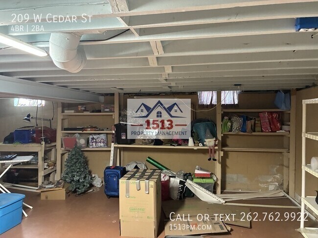 Building Photo - 209 W Cedar St