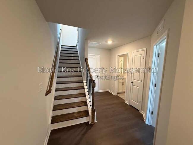 Building Photo - 329 Deercroft Dr