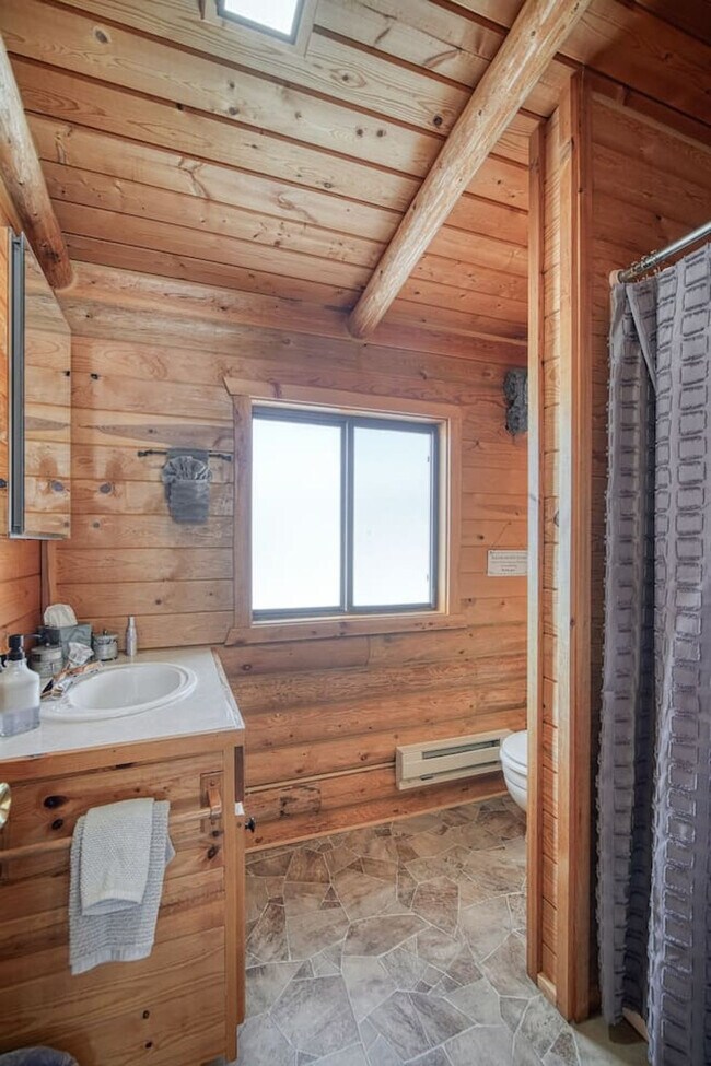 Building Photo - 5406 Henrys Lake Rd