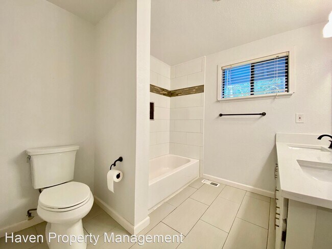 Building Photo - 3 br, 2.5 bath House - 28803 184th Pl Se