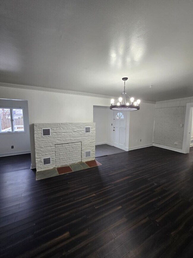 Building Photo - Spacious 4BR Ranch with 3 Living Rooms on 1.7 Acres — Howell