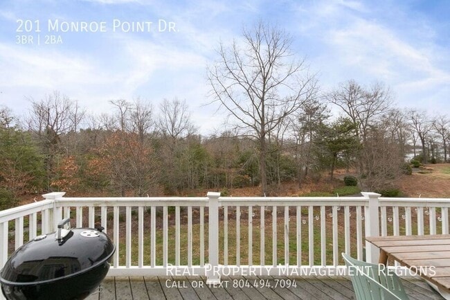 Building Photo - 201 Monroe Point Dr