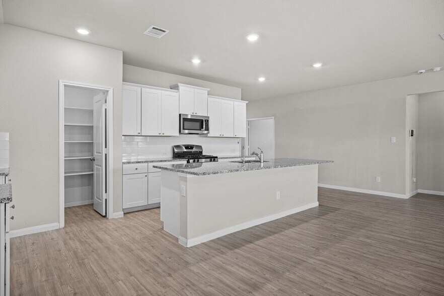 Building Photo - 1047 Raceland Rd