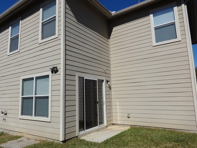 Building Photo - 16131 Branching Oaks
