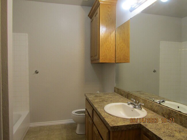 Building Photo - ALL ELECTRIC HOME!! PETS NEGOTIABLE WITH OWNER APPROVAL!!