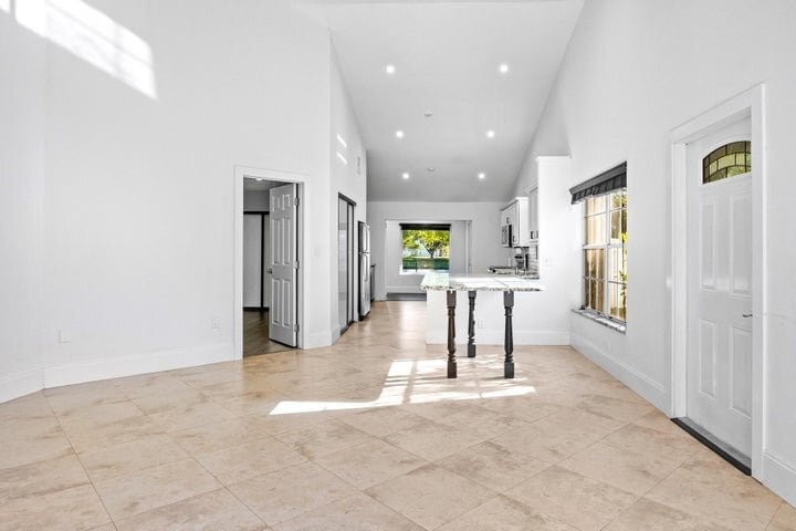 Building Photo - 11110 SW 9th Pl