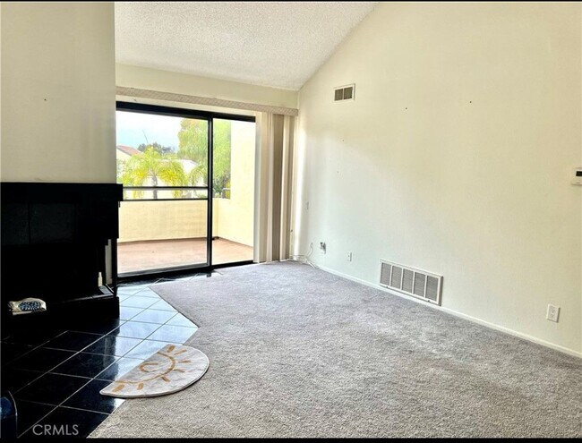 Building Photo - 13115 Le Parc Blvd