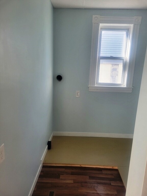 Building Photo - 114 Hampson St