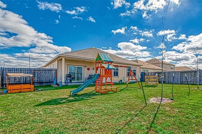 Building Photo - 10145 Pappas Dr
