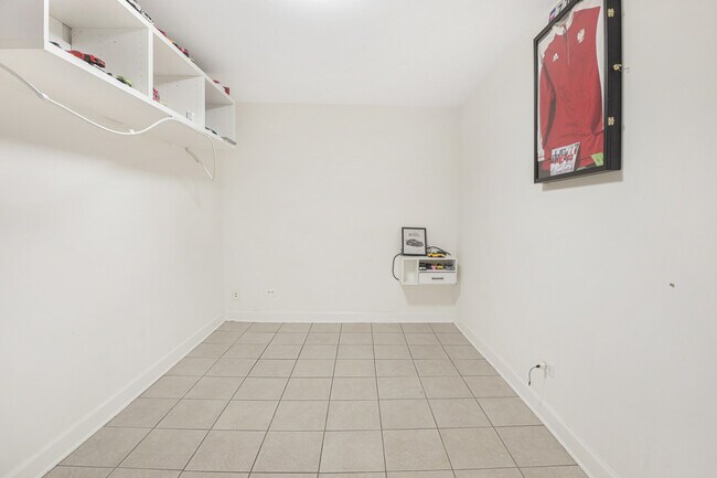 Building Photo - 3112 N Davlin Ct