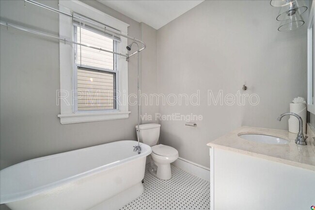 Building Photo - 1313 N 35th St