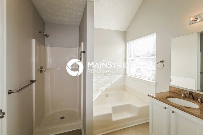 Building Photo - 4 Bedroom Pet-Friendly Home in Decatur, GA with Main Street Renewal