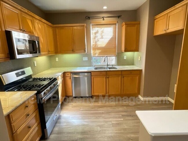 Building Photo - 21 Sonata St