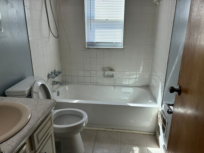 Building Photo - 4405 Landside Dr