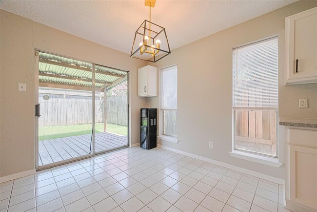 Building Photo - 6822 Stonewater