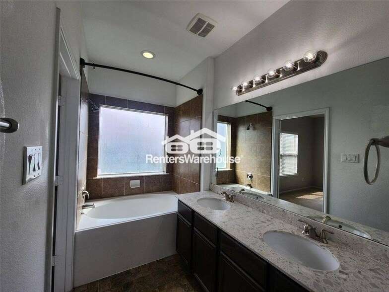 Building Photo - 9346 Valley Tree Ln