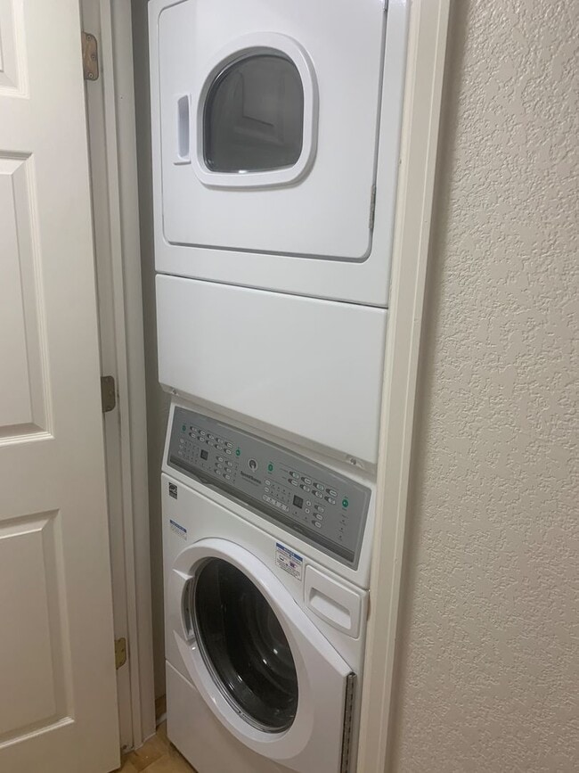 Interior Photo - 845 30th St.