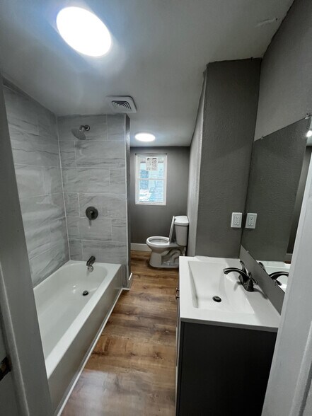 Building Photo - 224 S Jefferson Ave