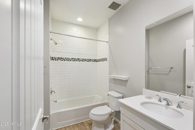 Building Photo - 714 E Boca Raton Rd