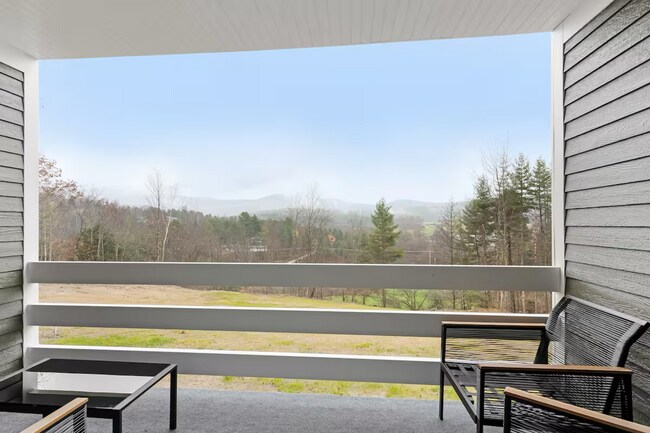 Building Photo - 4 Bedroom in Waterbury, VT Available NOW (Furnished + Utilities included)