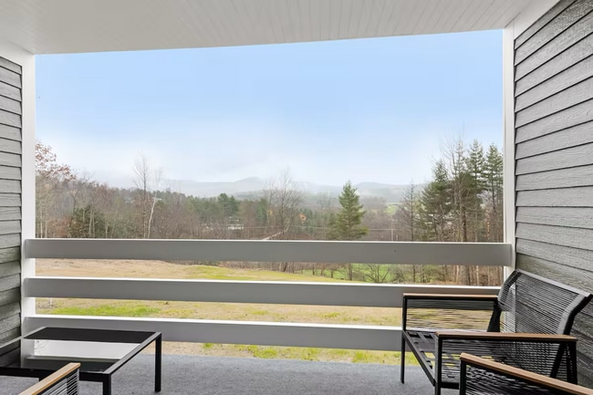 Building Photo - 4 Bedroom in Waterbury, VT Available on 7/1 (Furnished + Utilities included)