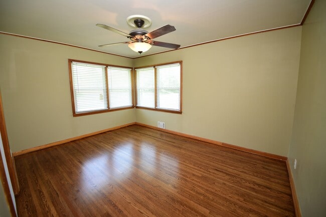 Building Photo - 477 S Norwood Ave