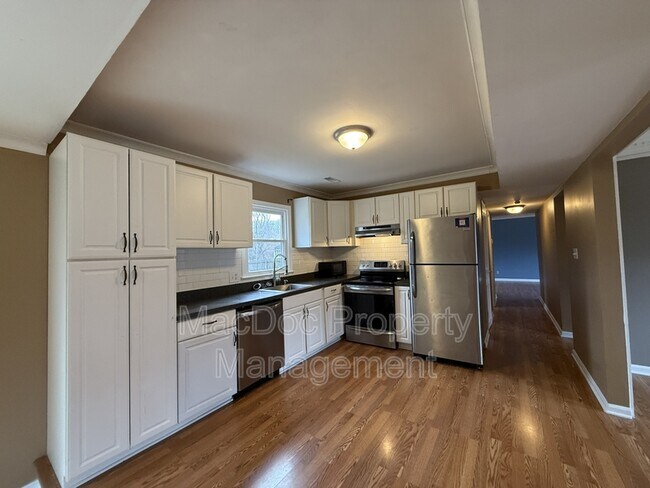 Building Photo - 12009 Stansbury Dr