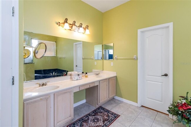 Building Photo - 12134 Shadowbrook Ln