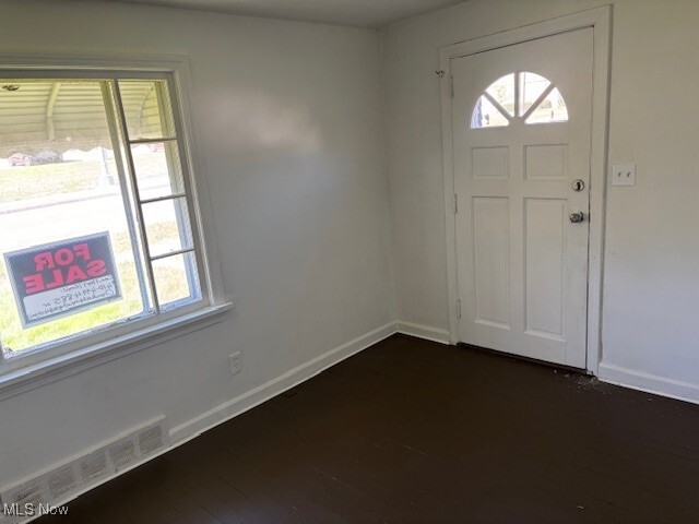 Building Photo - 1368 Cherry Ave NE