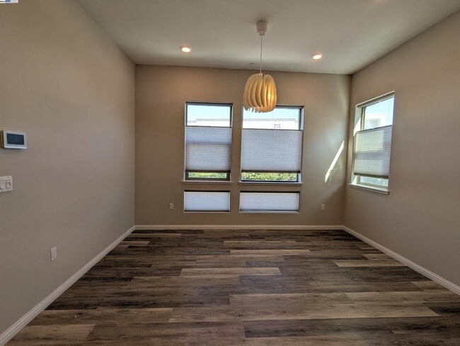 Building Photo - 5840 Virtual Ln