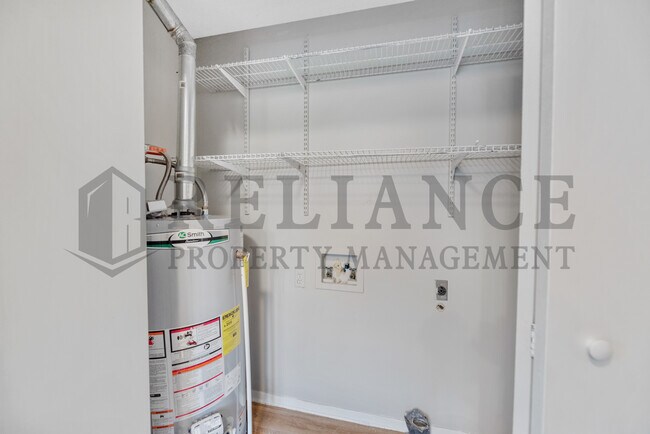 Building Photo - 2322 S Vine St