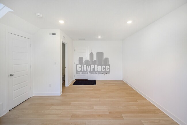 Building Photo - 6574 Halsey St