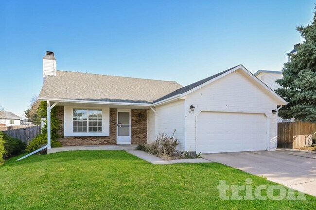 Building Photo - 1721 S Genoa Way