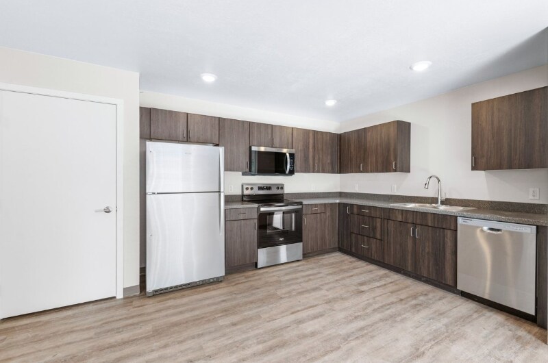 Building Photo - 352 Deschane Ave